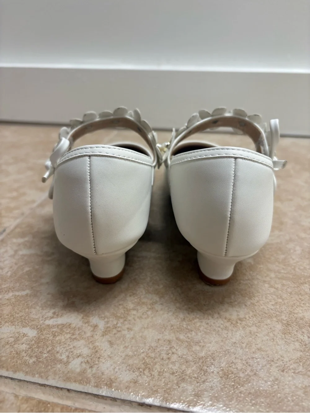 Girls White Floral Strap Dress Low Heel Shoes size 1 Like new condition